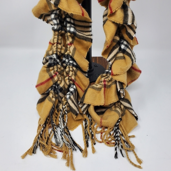 Fraas Scrunch Plaid Scarf with Tassles - Picture 4 of 7